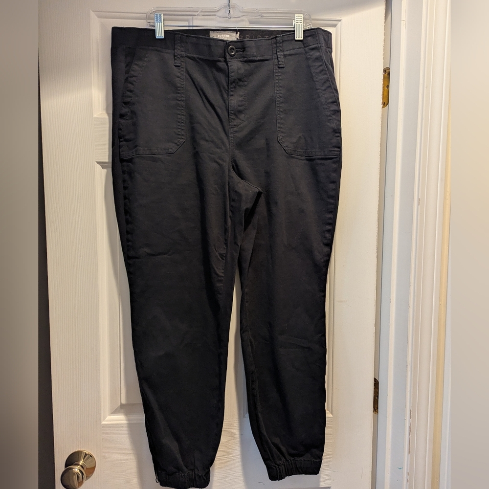 Torrid Women's Black Pants Jogger Elastic Waist Pockets Zipper Ankles Sz 18T *EC